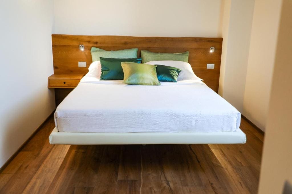 Deluxe Triple Room with Sea View room - Image 1