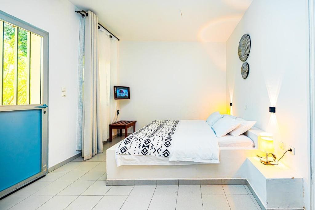 Family Room room - Image 3