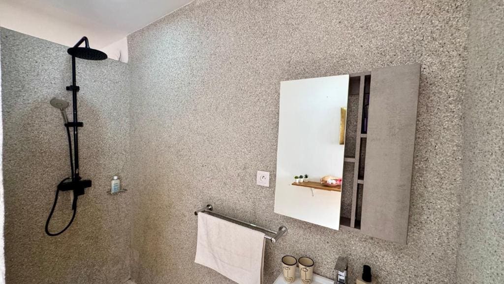 Double Room with Patio room - Image 1
