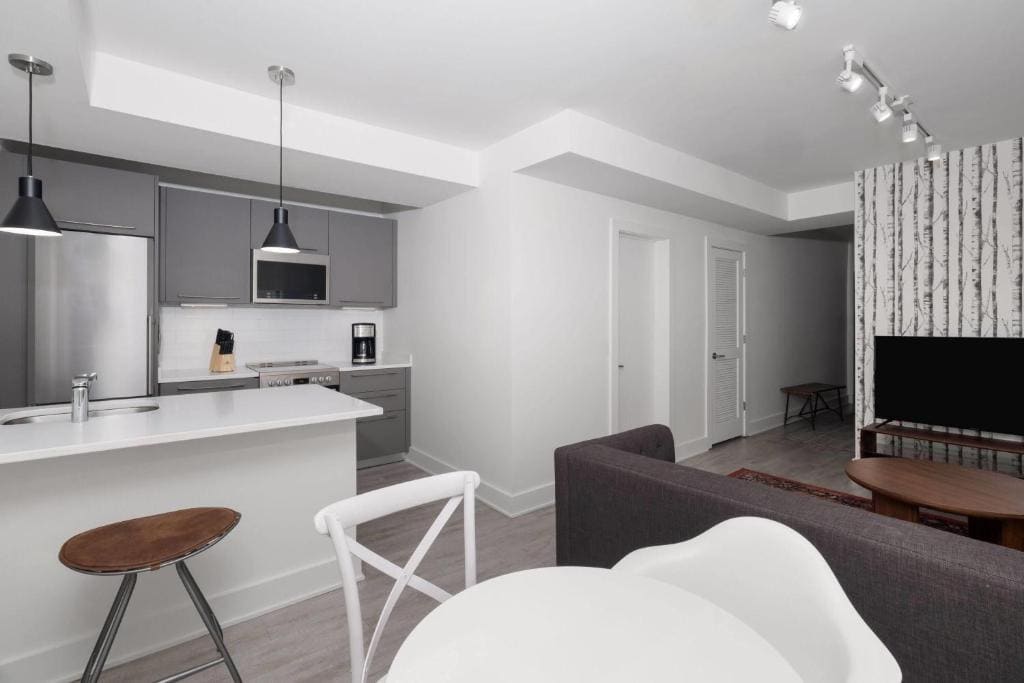Two-Bedroom Deluxe Apartment - Non-Smoking room - Image 2