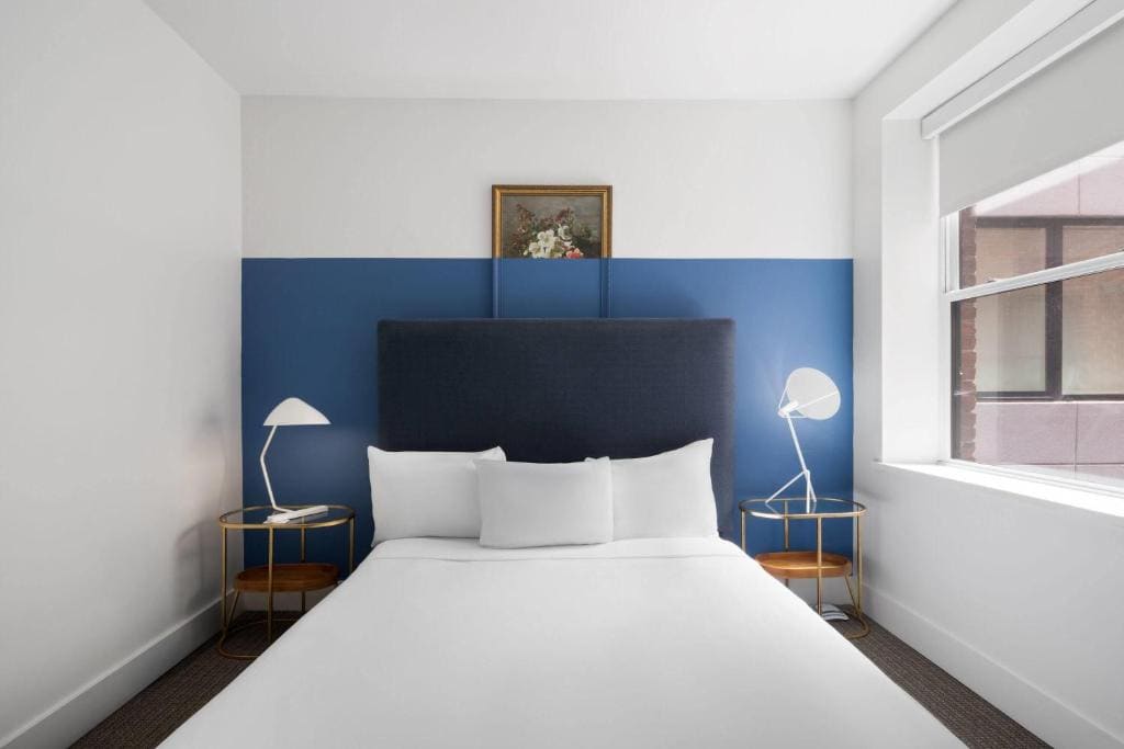 Two-Bedroom Deluxe Apartment - Non-Smoking room - Image 1