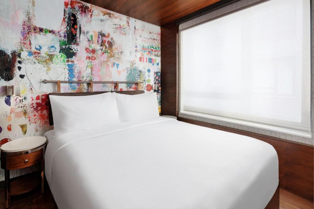 Queen Room - Non-Smoking room - Image 1