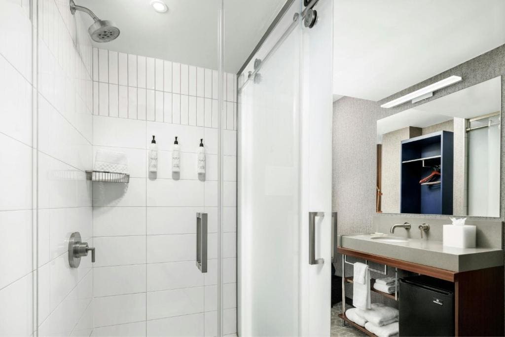 Queen Room room - Image 2
