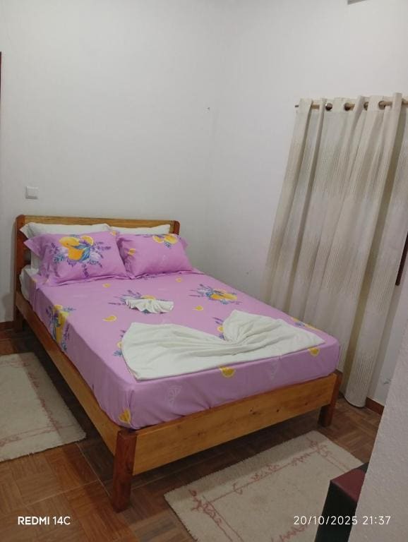 Small Double Room room - Image 3