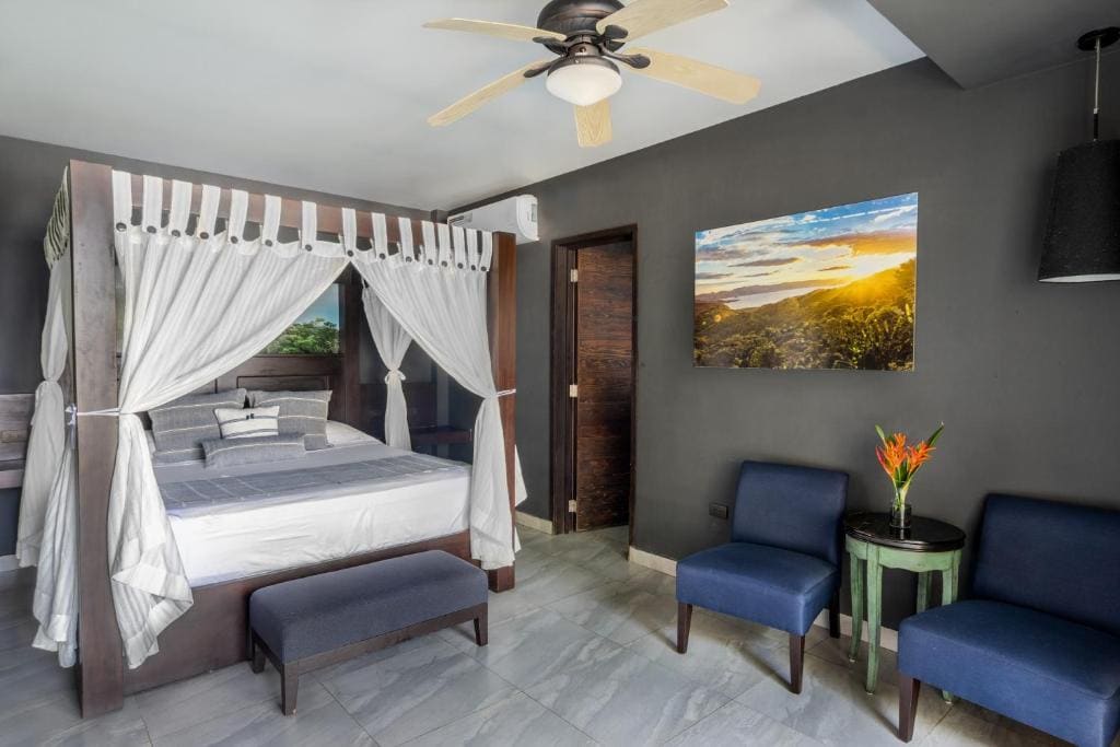 Double Room with Garden View room - Image 3