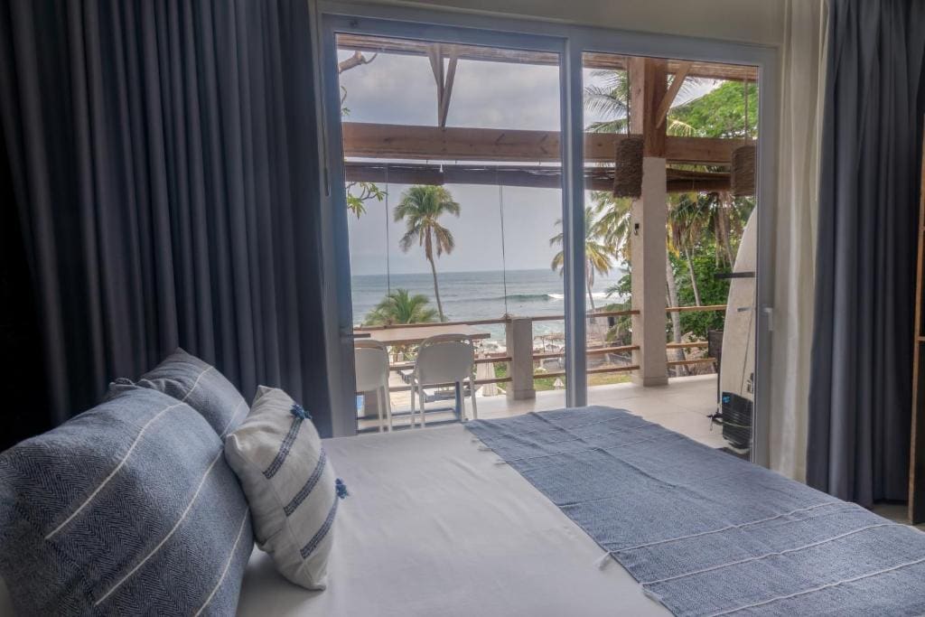 Deluxe Twin Room with Sea View room - Image 2