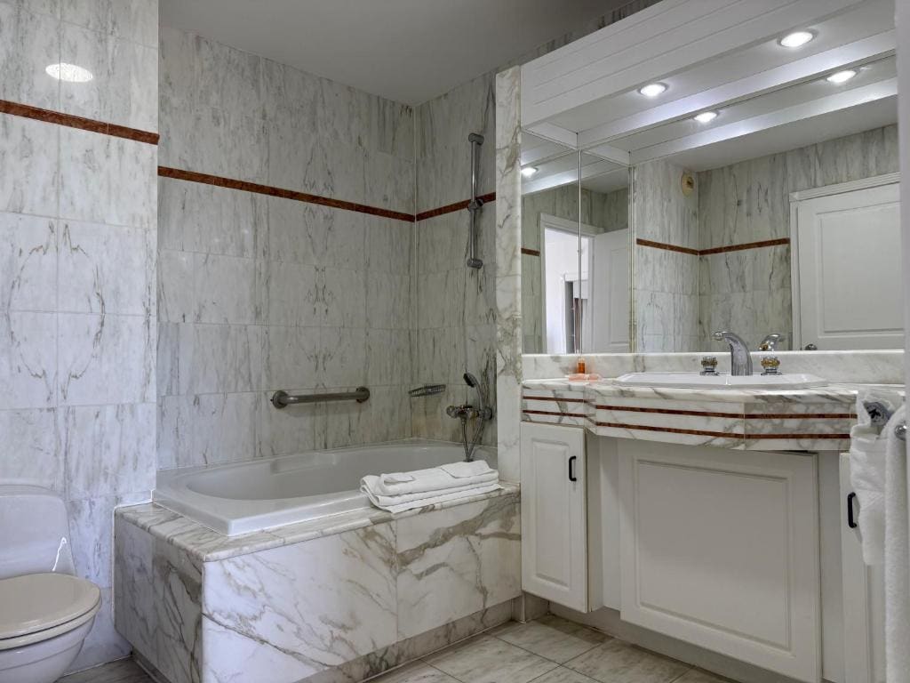 Two-Bedroom Suite room - Image 3
