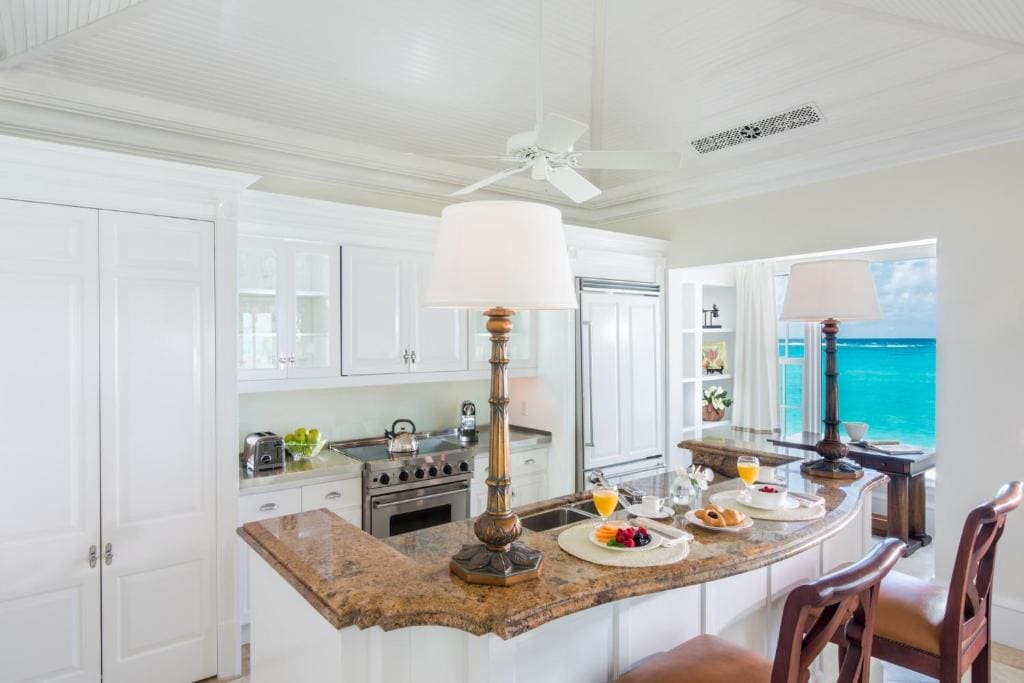 One-Bedroom Suite with Ocean View room - Image 3