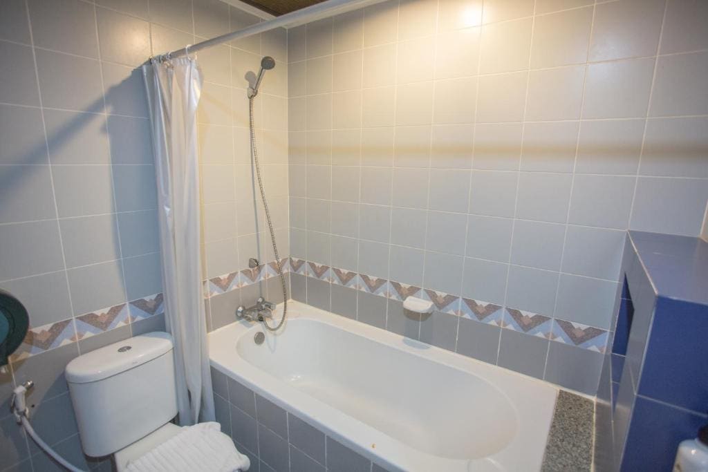 Deluxe Double or Twin Room room - Image 1
