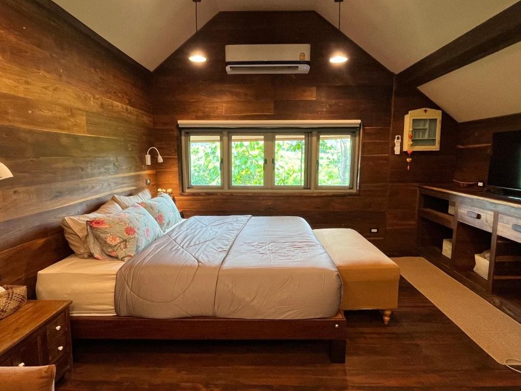 Triple Room with Private Bathroom room - Image 1