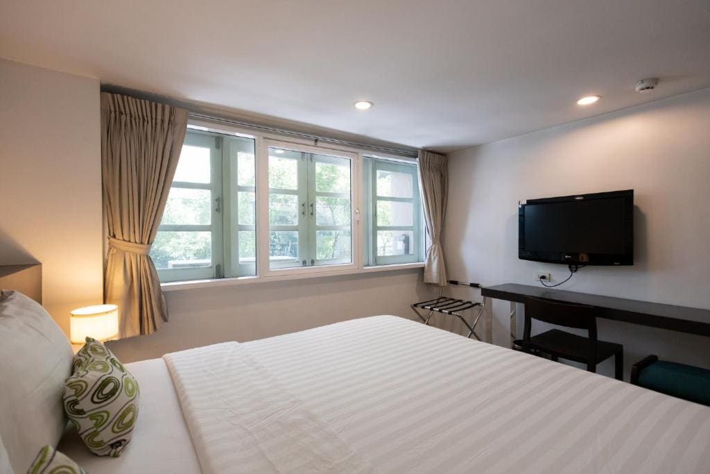 Superior King or Twin Room room - Image 2