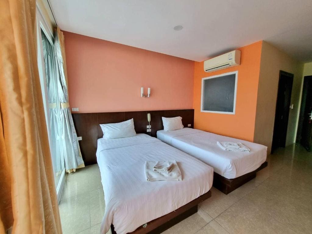 Superior Twin Room room - Image 2