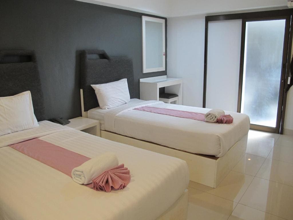 Superior Twin Room room - Image 1