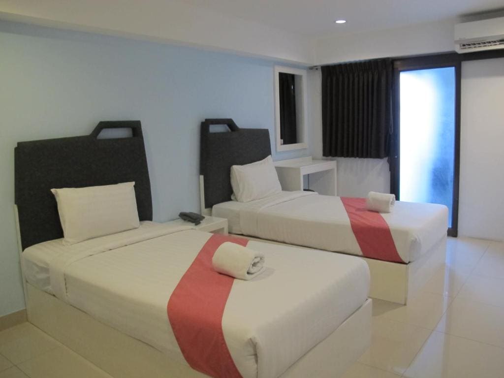 Superior Twin Room room - Image 2