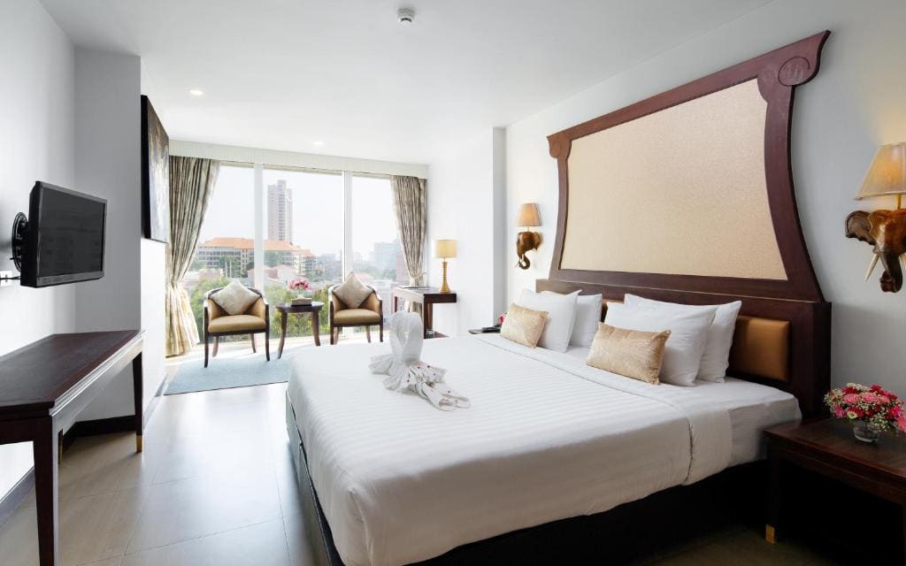 Deluxe Double or Twin Room room - Image 2