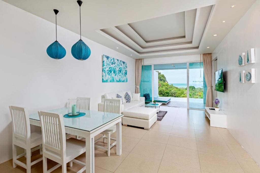 Deluxe Partial Seaview Pool Suite room - Image 1