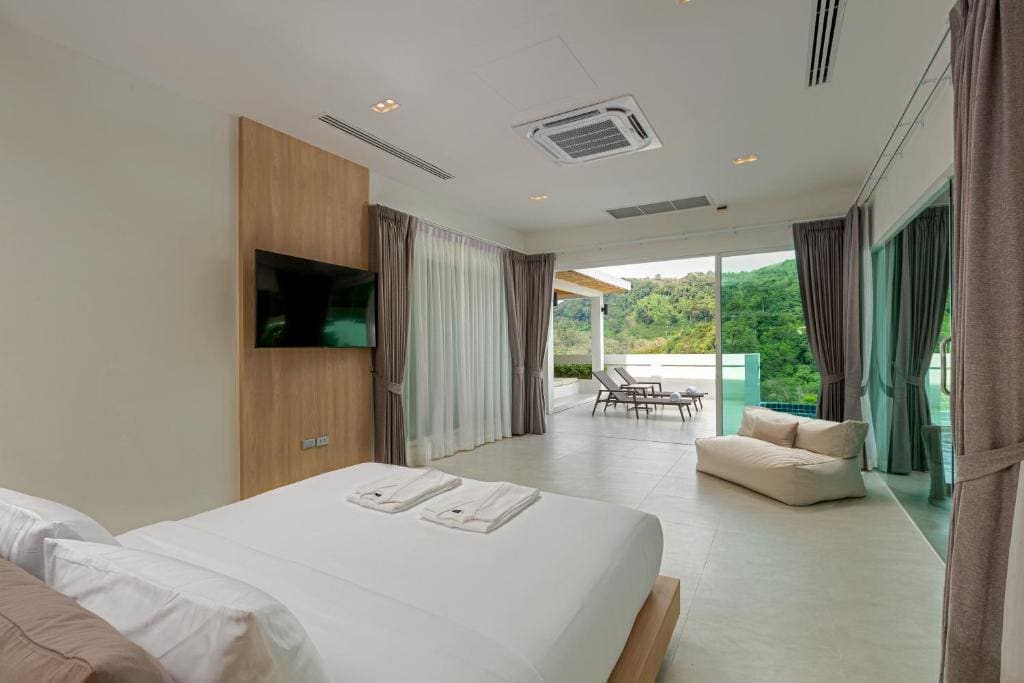 Four Bedroom Seaview Pool Villa room - Image 3