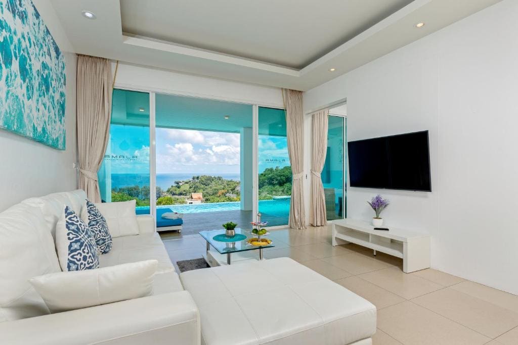 Grand Seaview Pool Suite Top Floor room - Image 2