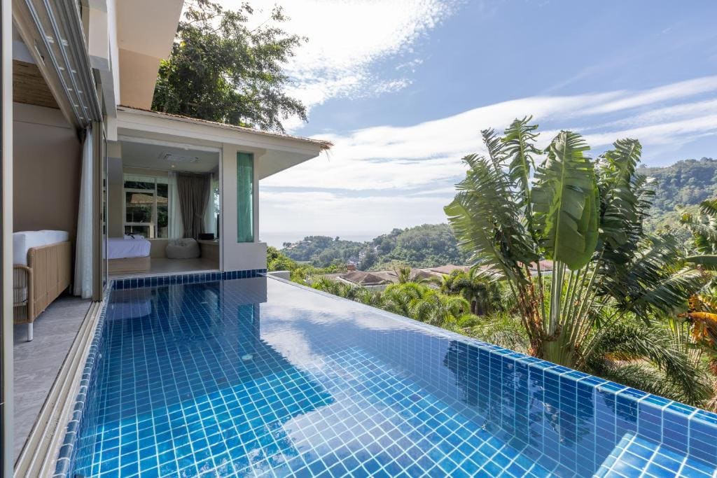Grand Seaview Pool Suite room - Image 3