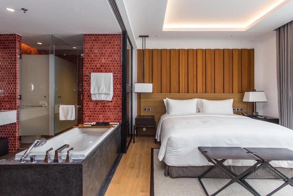 One-Bedroom Suite room - Image 2
