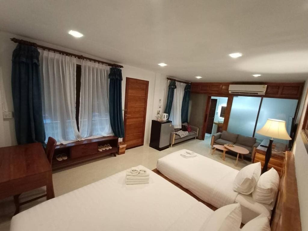 Triple Room with Balcony room - Image 2