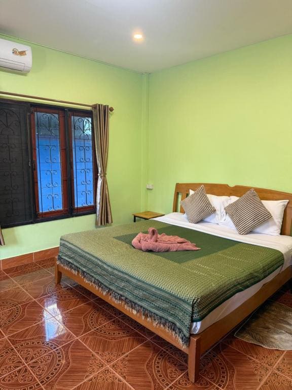 Three-Bedroom Holiday Home room - Image 3