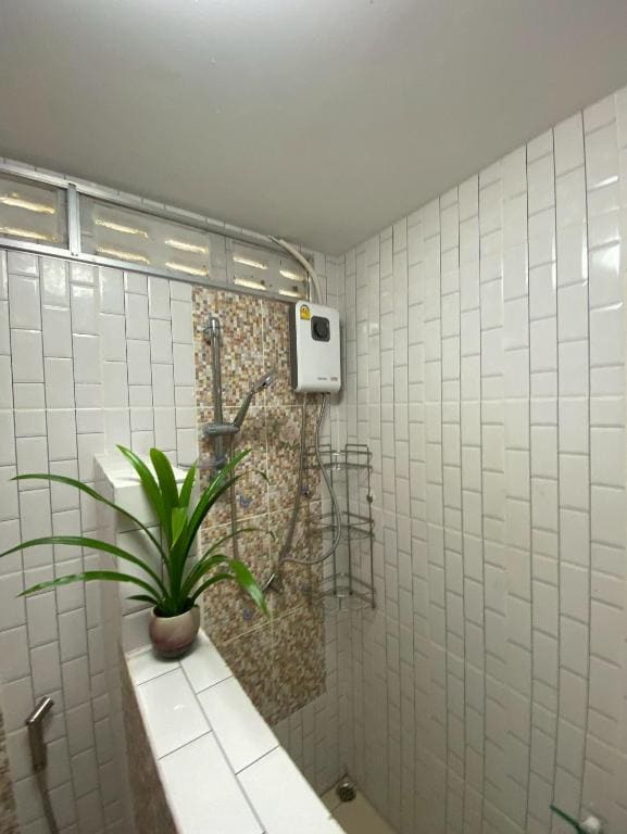 Double Room with Shared Bathroom room - Image 1