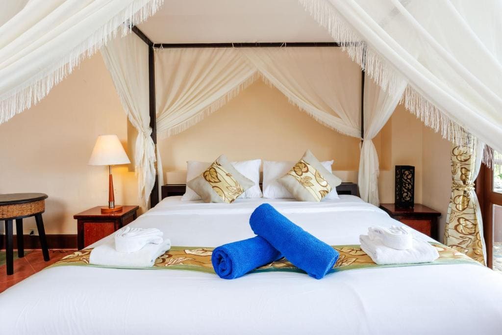 Honeymoon Suite room - Image 2