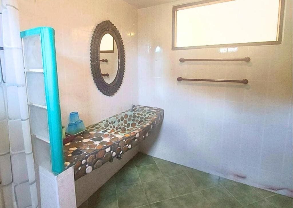 Superior Triple Room room - Image 2