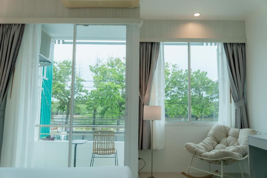 Twin Room with River View room - Image 3