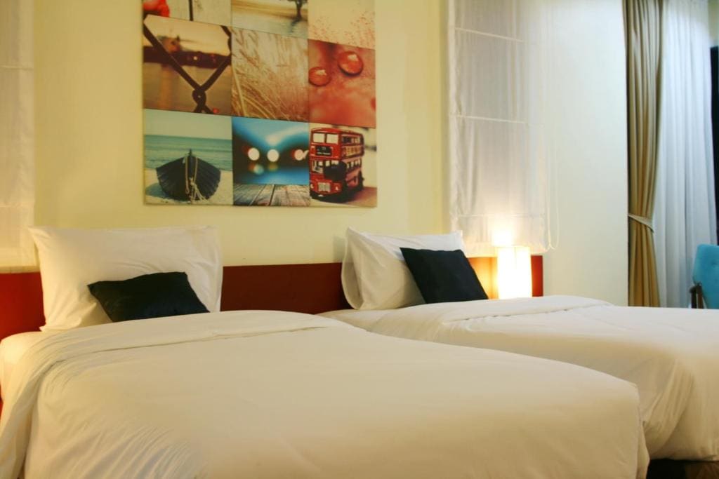 Superior Twin Room room - Image 2