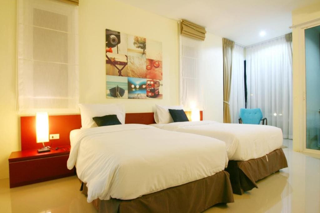 Deluxe River View Room room - Image 3