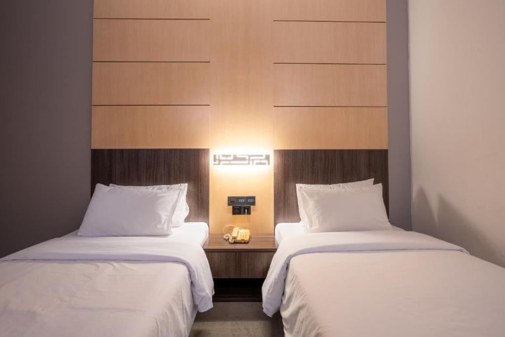 Superior Twin Room room - Image 2