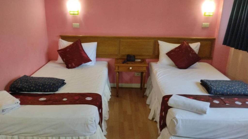 Standard Twin Room room - Image 3
