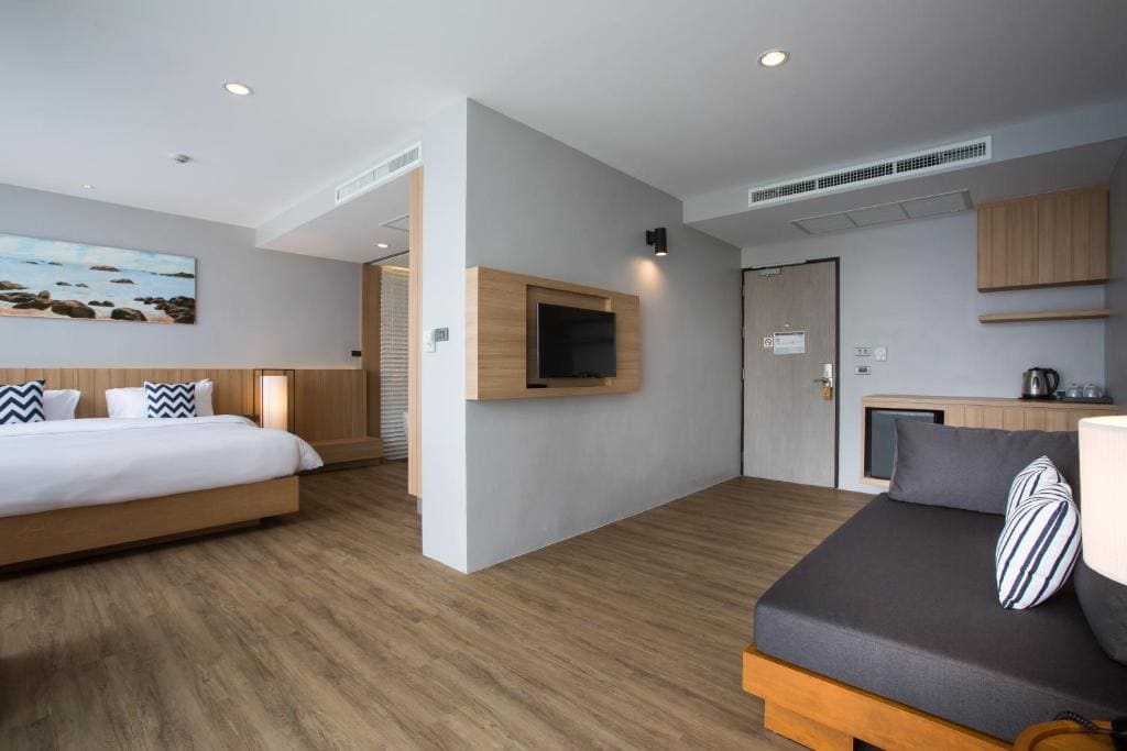 One-Bedroom Suite room - Image 3