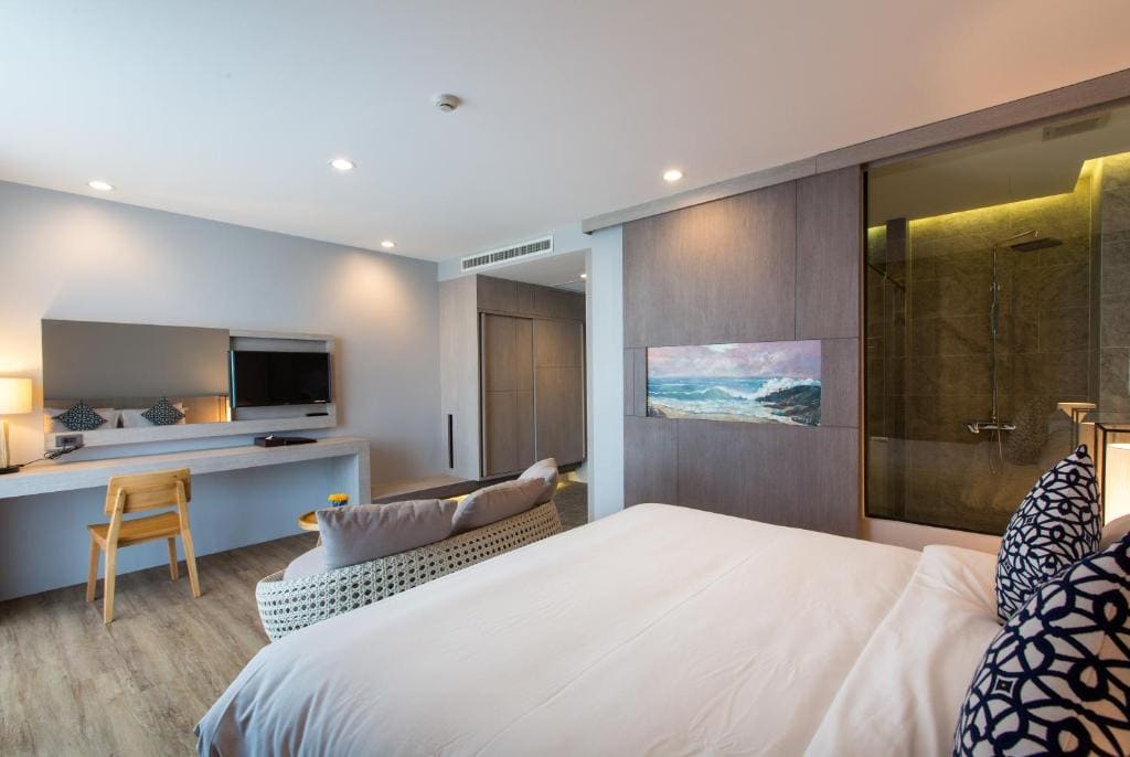 Two-Bedroom Pool Access Suite room - Image 2