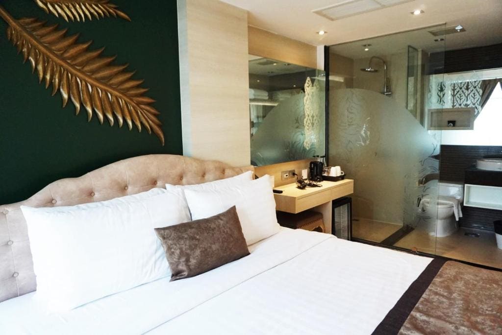Deluxe Double Room room - Image 2