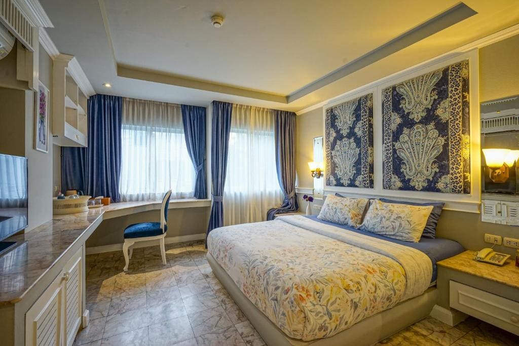 One-Bedroom Suite room - Image 1