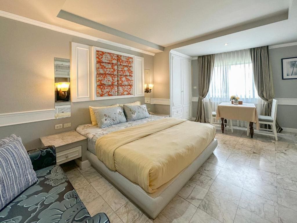 Deluxe Double Room room - Image 2