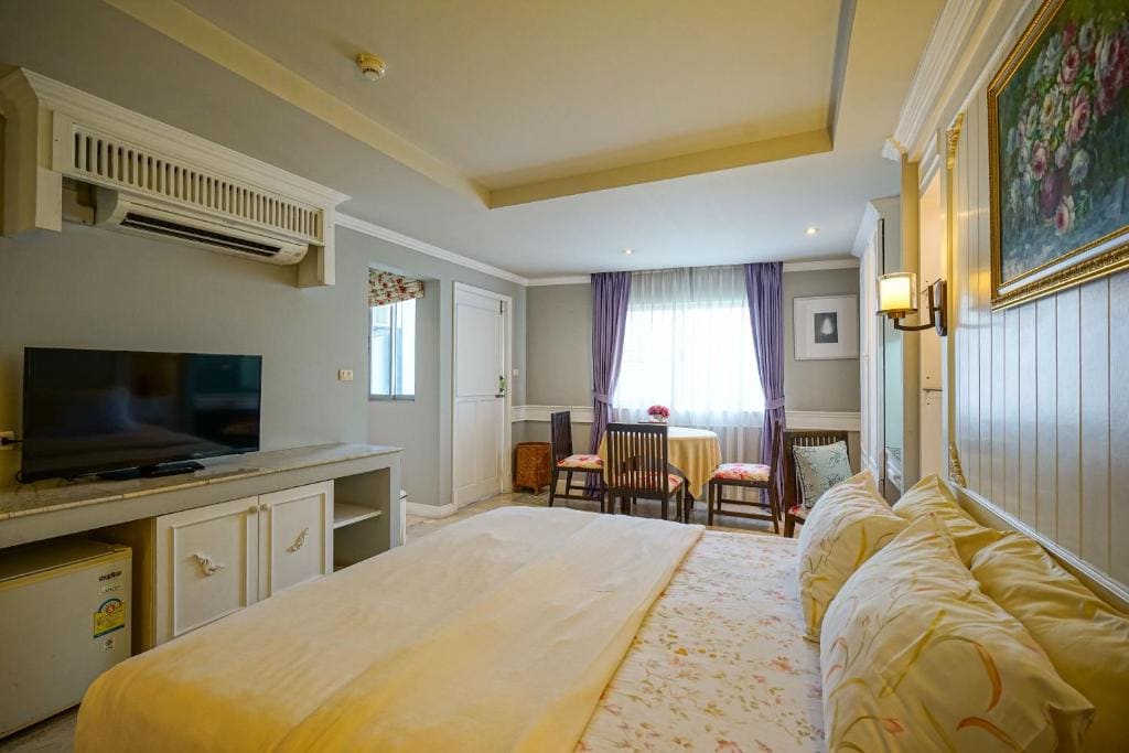 Grand Deluxe Double Room room - Image 3
