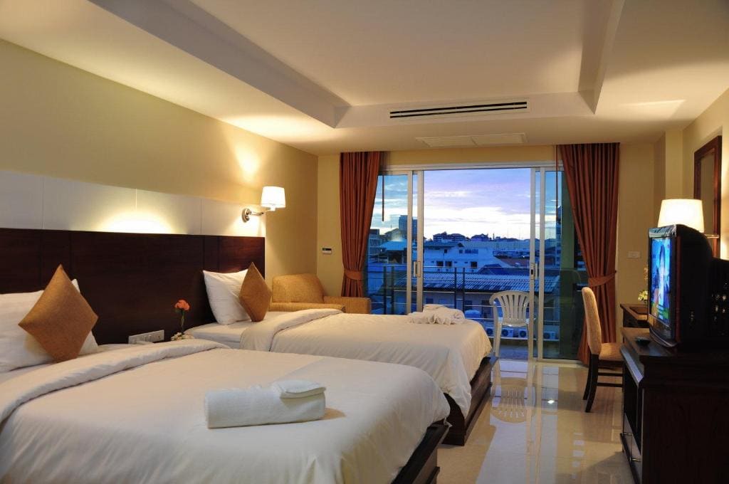 Superior Double Room with Pool View room - Image 1