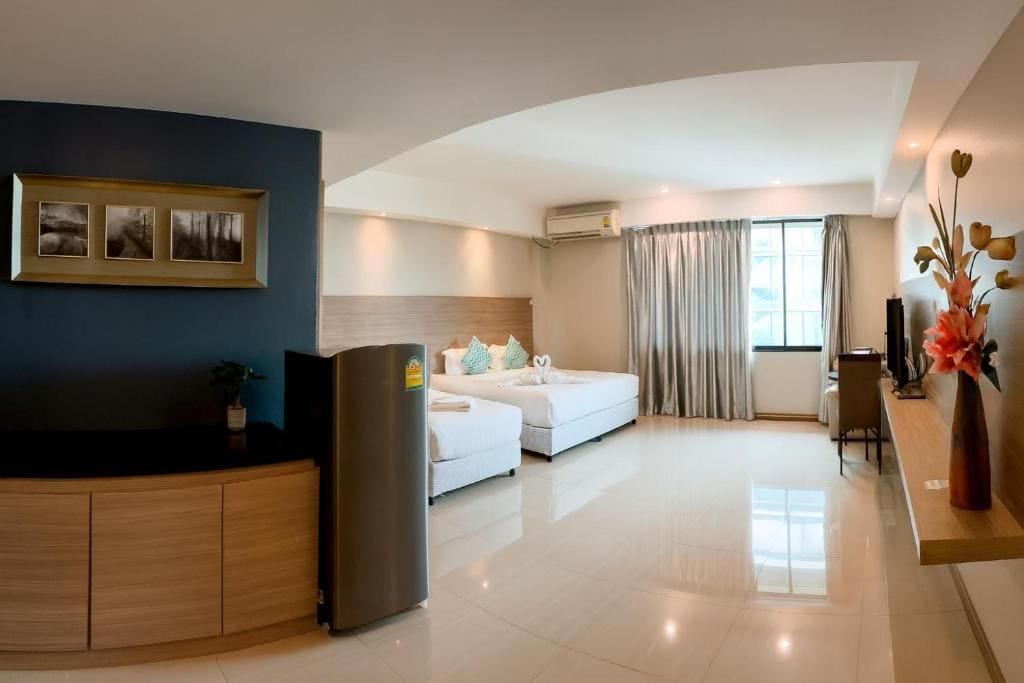 Executive Suite room - Image 3