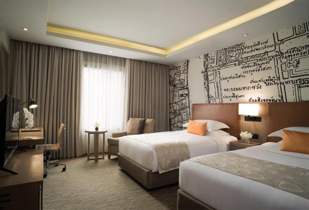 Deluxe Skyline Room room - Image 1