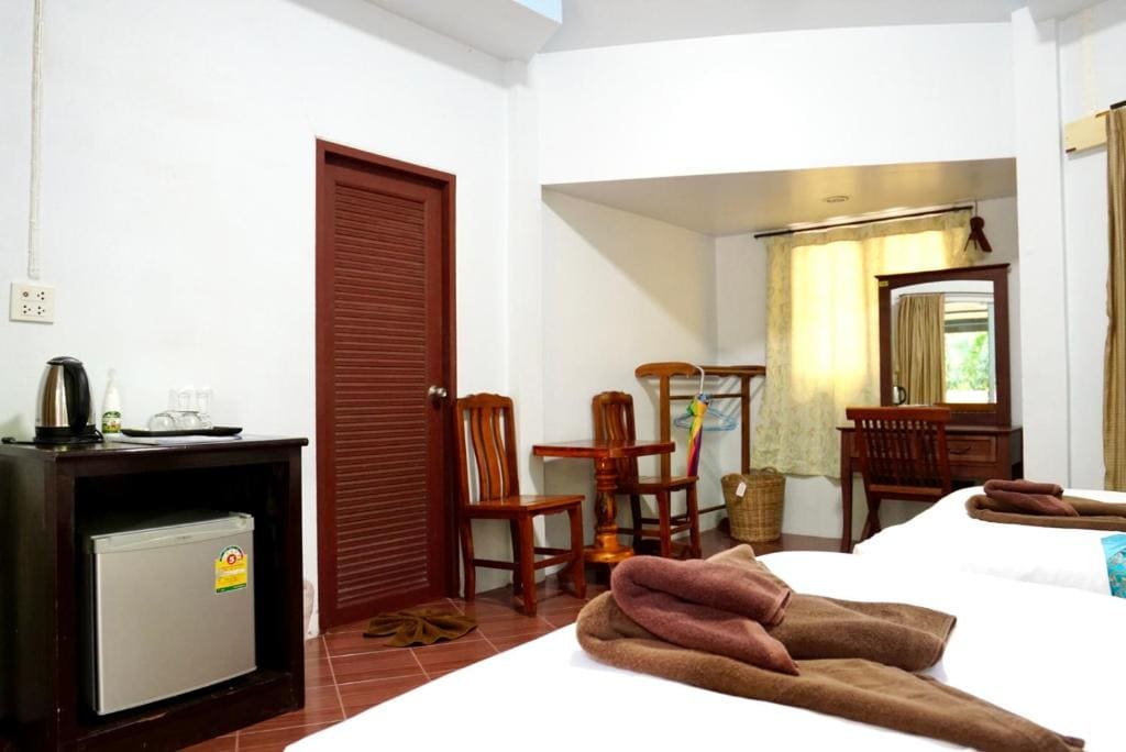 Twin Room with Private Bathroom room - Image 1