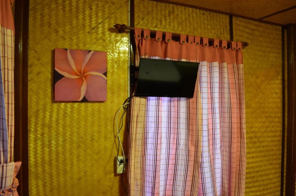 Deluxe Twin Bungalow room - Image 1