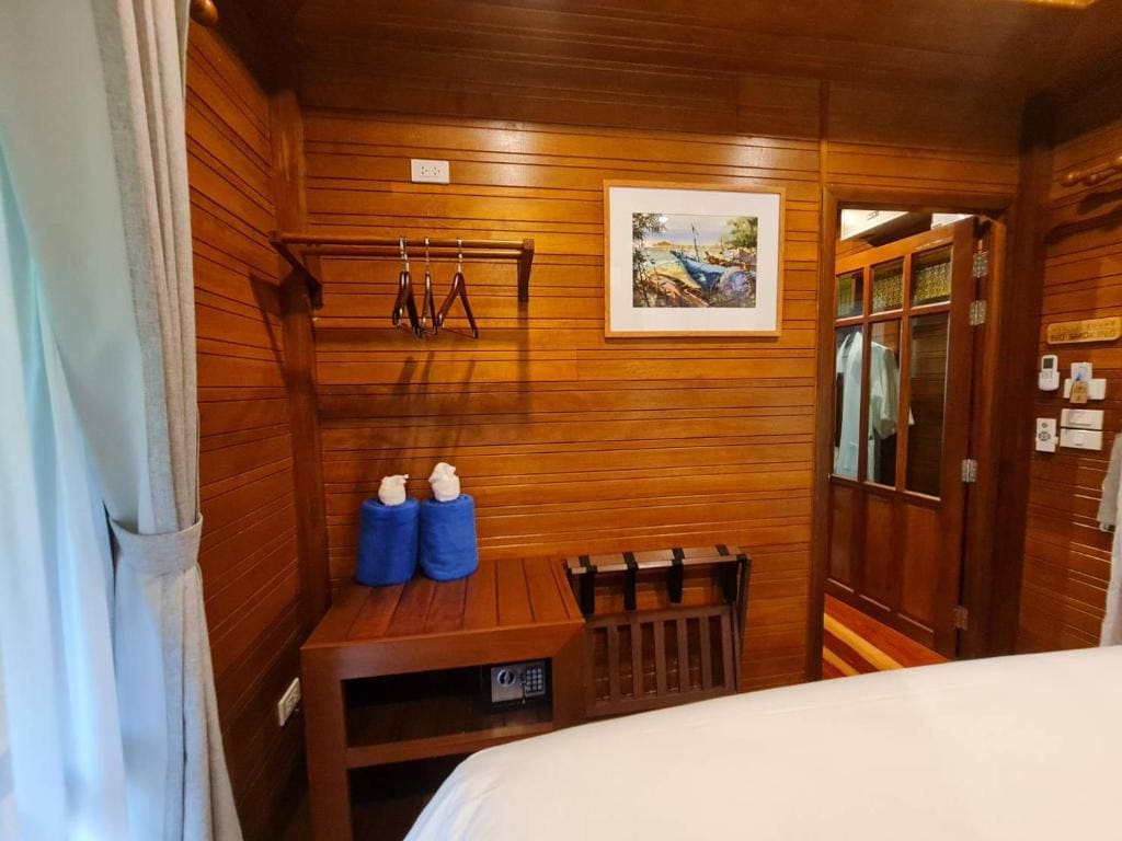 One-Bedroom Villa room - Image 2