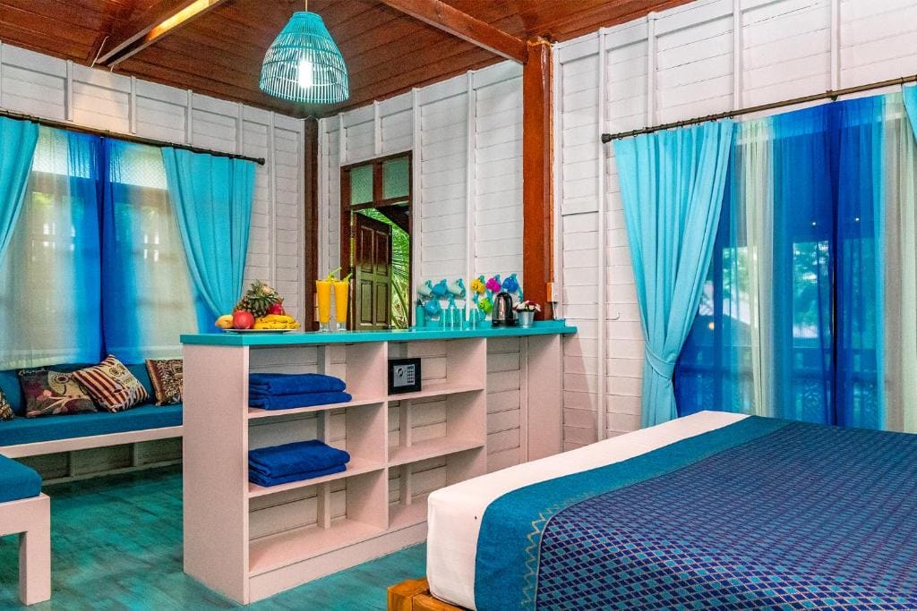 Studio with Pool View room - Image 3