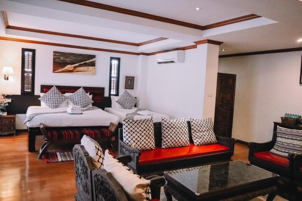 Family Room with Balcony room - Image 1
