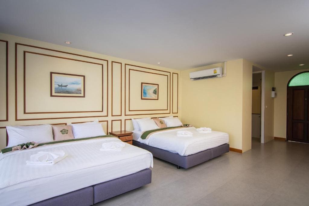 Family Room room - Image 1