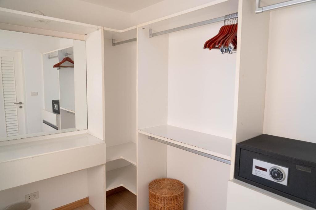 Executive Suite room - Image 2